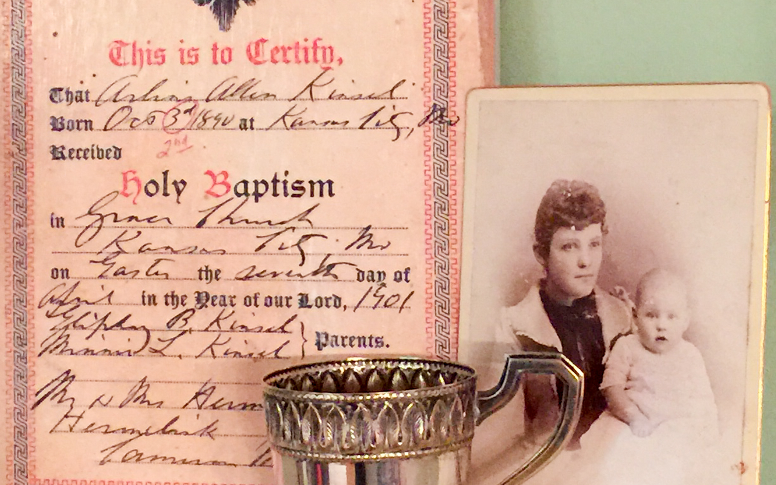 Hanging Grandma on the Wall with Easy Document Decor [PROJECT TUTORIAL]